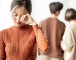 不倫の慰謝料請求は離婚しなくてもできる？慰謝料の相場や条件も解説