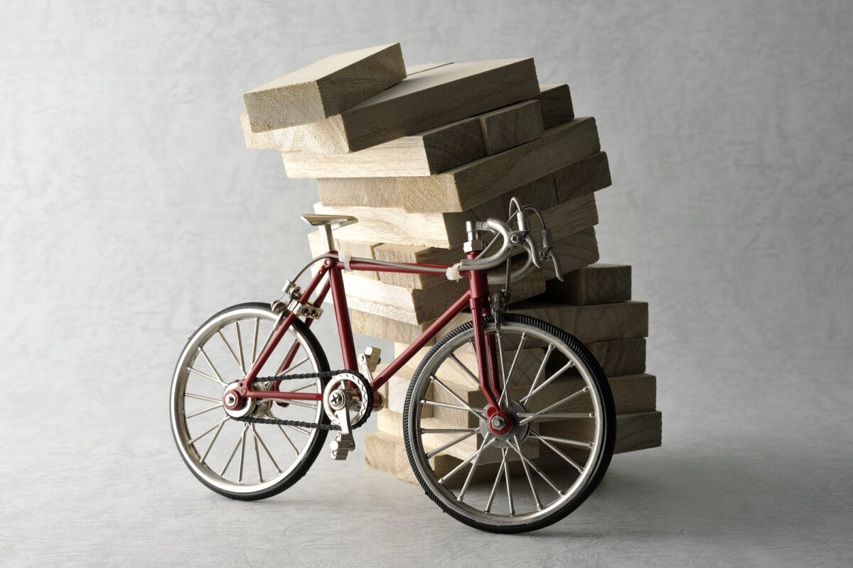 自転車操業はなぜ危険？多重債務を解消する方法を紹介  リーガライフラボ