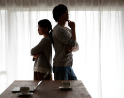 性格の不一致で離婚できる？離婚後の慰謝料や財産についても解説