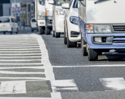 横断歩道事故の歩行者と車の過失割合はどうなる？状況ごとに詳しく解説