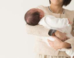 産休・育休中の年末調整で知っておきたいことを解説！扶養や出産育児一時金の取扱いも説明