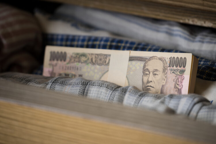 自己破産するならタンス預金の額も正直に申告！財産隠しは絶対NG