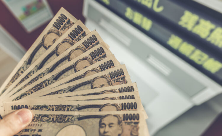 借金200万円をどう返す？自力返済と「任意整理」のシミュレーション