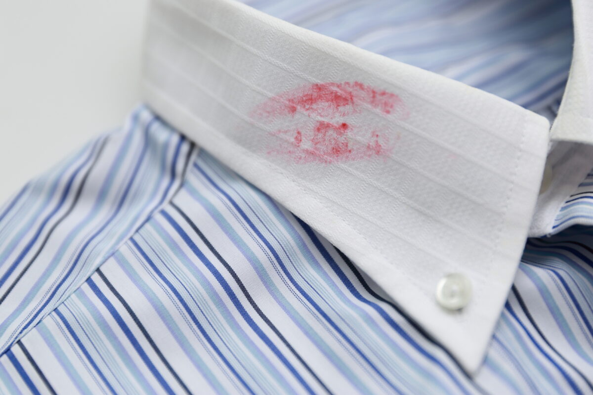 キスは不倫になる 離婚や慰謝料の対象になる不貞行為を弁護士が解説 リーガライフラボ キスは不倫になる 離婚や慰謝料の対象になる不貞行為を弁護士が解説 リーガライフラボ