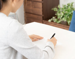 後遺障害の陳述書とは？陳述書の書き方と例文、意見書との違い