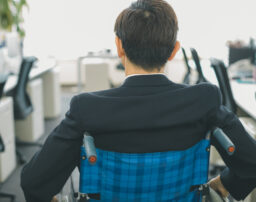 下肢機能障害とは？各等級の認定基準と慰謝料の目安を事例付きで解説
