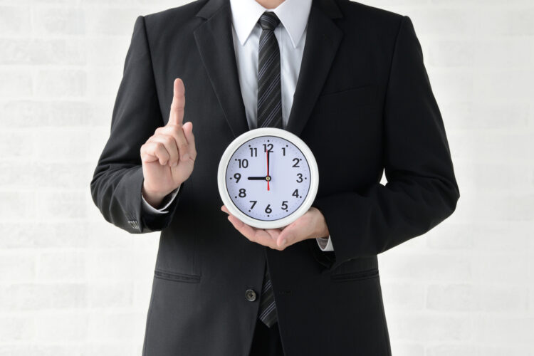 労働基準法における労働時間とは？時間外労働や残業代についても解説