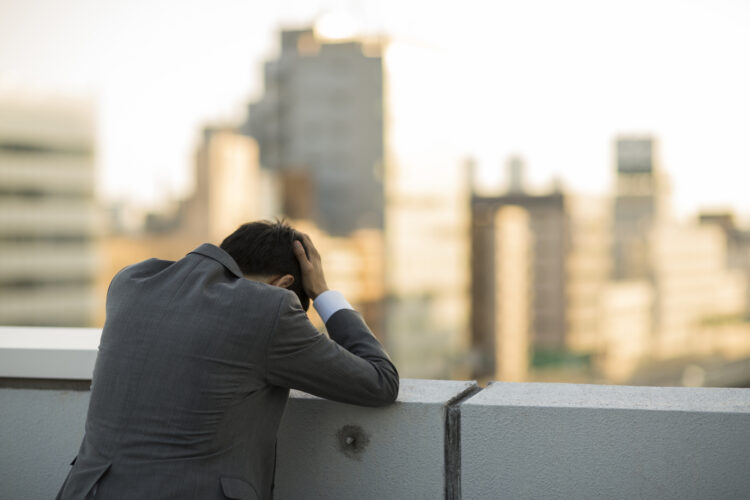 管理職に残業代が出ない理由は？場合により違法になることも！