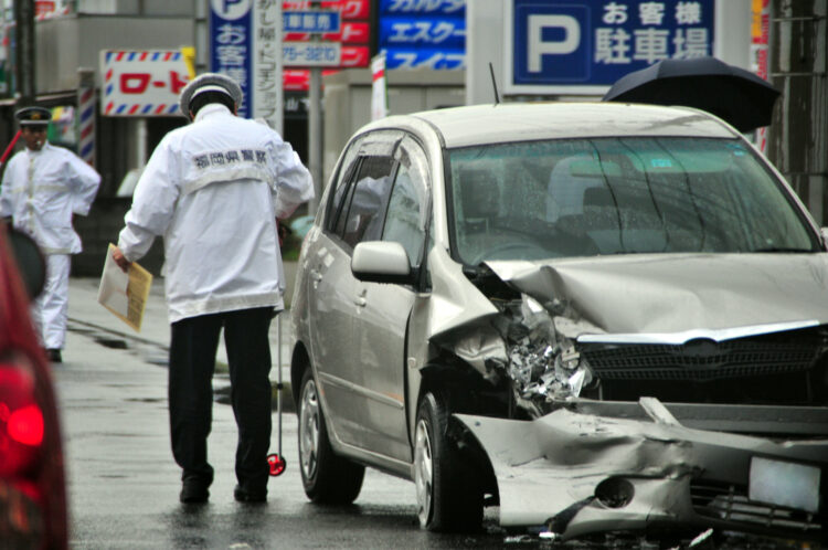 交通事故で有給を使った場合、休業補償・休業損害は請求できる？