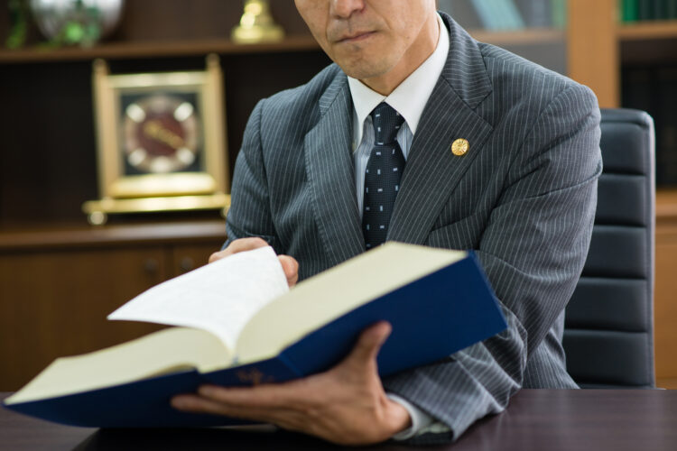 会社を辞めたい！退職代行を弁護士に頼んだ場合に掛かる費用について解説