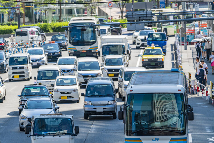 交通事故で上腕骨を骨折！認定され得る後遺障害等級や賠償金について