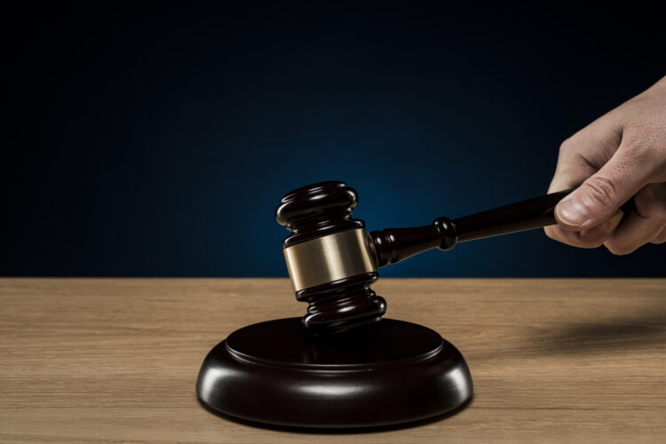 不倫の慰謝料を請求された!裁判を起こされたときの流れを弁護士が解説