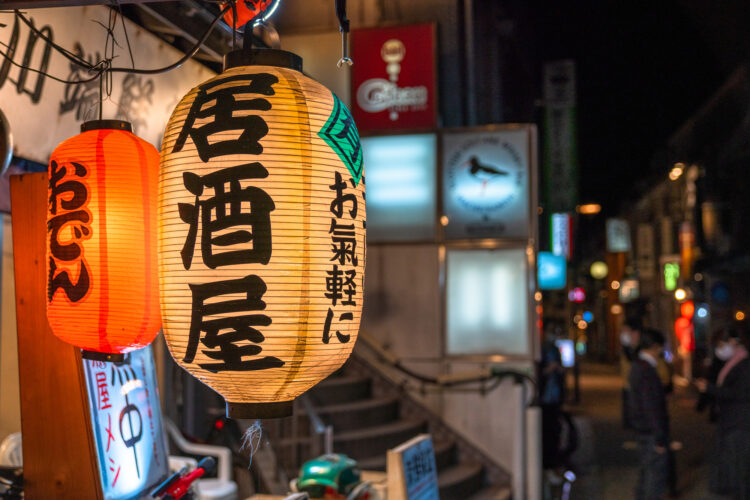 居酒屋店長の年収はどれくらい？きちんと残業代は出てる？