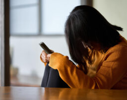 ネット上での誹謗中傷に悩むあなたへ|削除依頼の方法を弁護士が解説