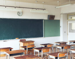 子どもを小学校に通わせるのは安全？小学校におけるアスベスト（石綿）対策