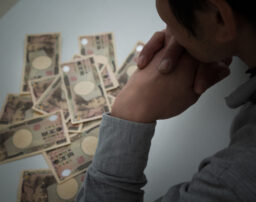 借金は踏み倒すことができる？起こり得る4つのリスクについて解説