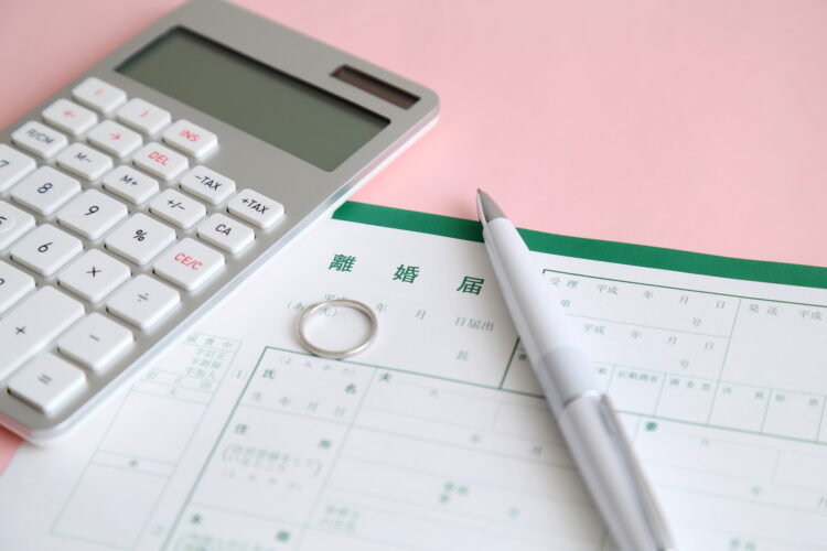不倫で慰謝料請求されたら？正しい対処法と相場について解説