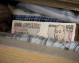 自己破産するならタンス預金の額も正直に申告！財産隠しは絶対NG