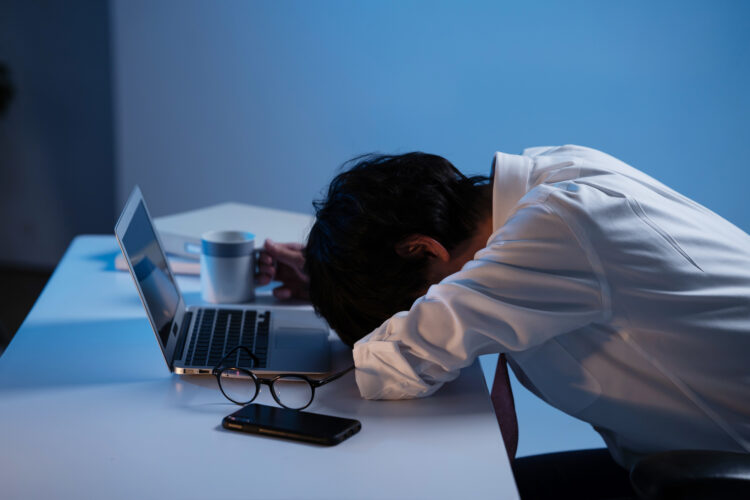 みなし残業代制での残業強制は違法！？拒否・残業代請求できる場合も解説