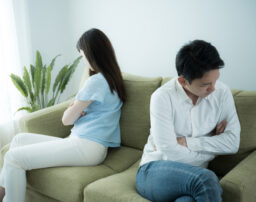 妻が不倫していたことが発覚！夫が有利に離婚するための方法は？