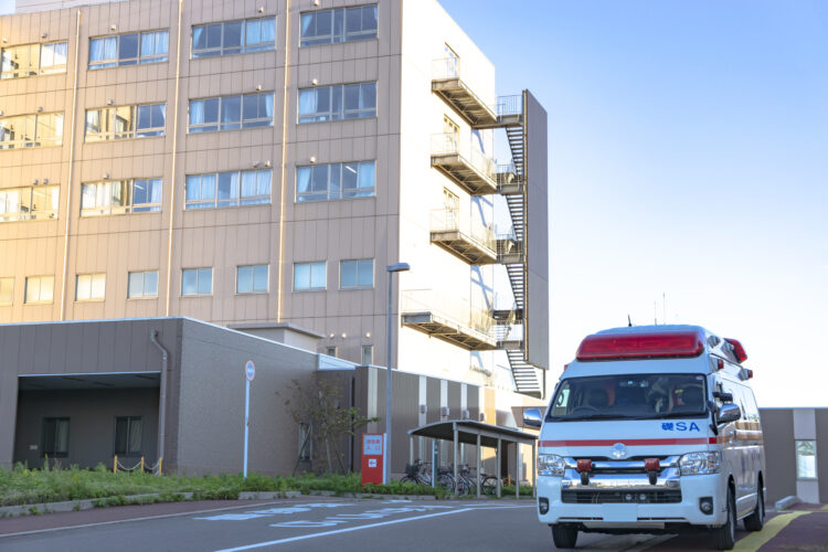 交通事故に遭ったら症状がなくても病院へ!被害者が知っておくべきことも解説
