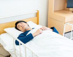【交通事故】全治2週間と診断されたときに請求できる慰謝料の額は？