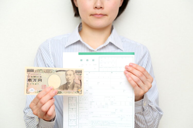 夫の風俗通いを理由に離婚できる？慰謝料請求ケースとは？ 