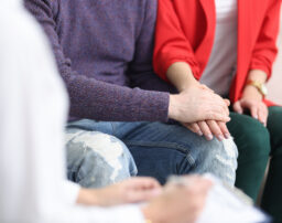 債務整理すると家族に迷惑がかかる？よくある誤解や対処法を解説