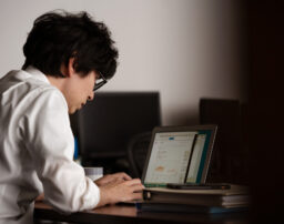 労働基準法における「残業」の定義と、残業時間の上限