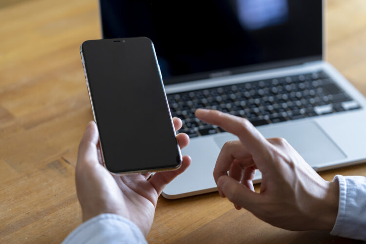【アディーレの弁護士が解説】自己破産をすると自分のスマホはどうなるの?