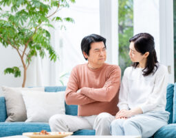 子供が親の借金を肩代わりする義務はあるの？借金の対処法について解説