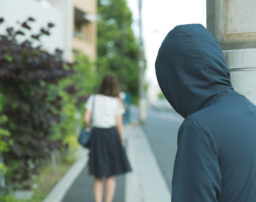 不倫相手から嫌がらせやストーカー行為を受けている場合の対処法