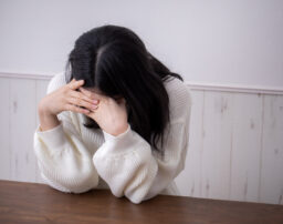 不倫の慰謝料は踏み倒せる？請求の放置や不払いのリスクを解説