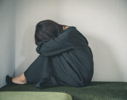 不倫されてうつ病になったら慰謝料は増額できる？相場についても解説