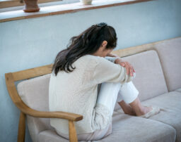無職で離婚！専業主婦（夫）が離婚しても生活に困らない方法は？