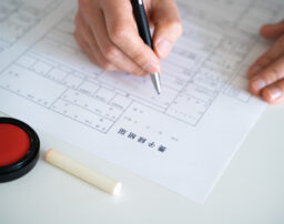 特別養子縁組とは？普通養子縁組や里親との違いについて解説