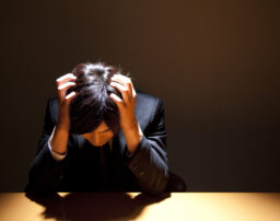 借金が家族にバレると困る！バレる可能性を下げる方法を弁護士が解説