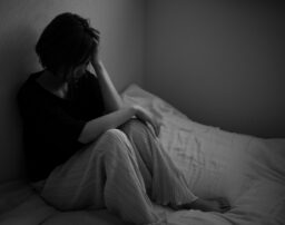相手の奥さんにバレた！不倫で受けうる制裁と対応時のポイントを解説
