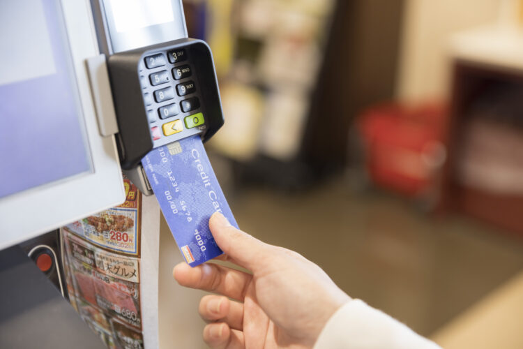 セゾンカードの支払い遅れで、カードが止まる？滞納の対処法は？