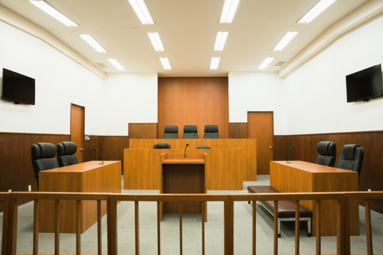 労働審判とは？裁判との違いや有利に進めるポイントを弁護士が解説