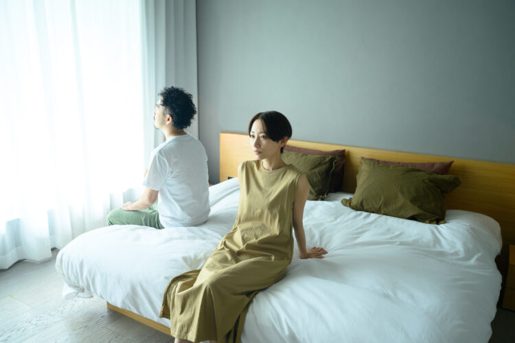 セックスレスの原因とは？離婚慰謝料を請求する条件と方法も解説