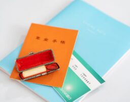 遺族年金はいくらもらえる？概要や必要書類についても紹介