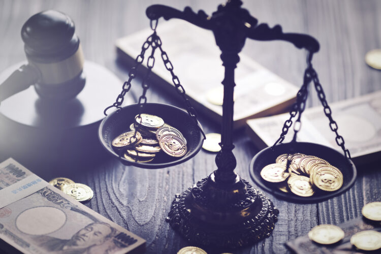交通事故の慰謝料と示談金の違いは？相場や増額のポイントを解説