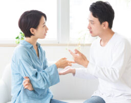 夫婦喧嘩が離婚の引き金に？原因と対策、法的手続きまで解説
