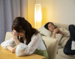 夫源病チェックシート｜症状や対処法、離婚できるかまで弁護士が解説
