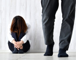 悪意の遺棄とは？離婚や慰謝料請求の可否についても解説