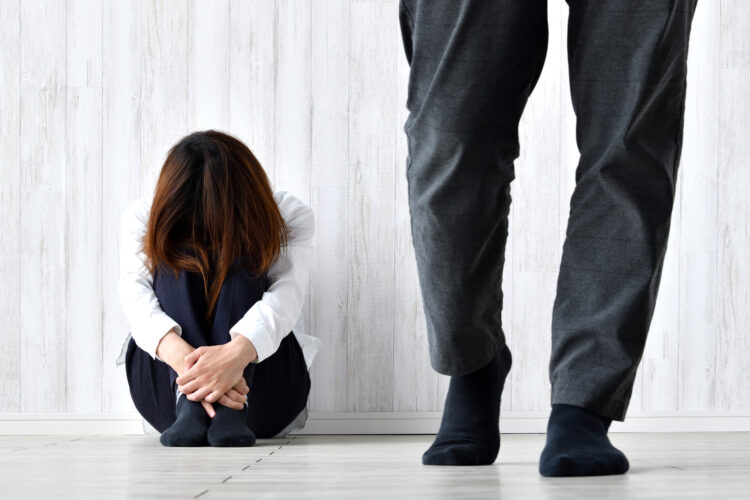 悪意の遺棄とは？離婚や慰謝料請求の可否についても解説