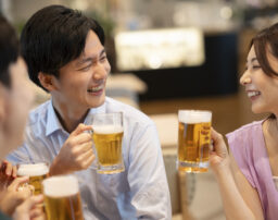 同窓会が不倫のキッカケになりやすい理由とは？防止策も紹介 