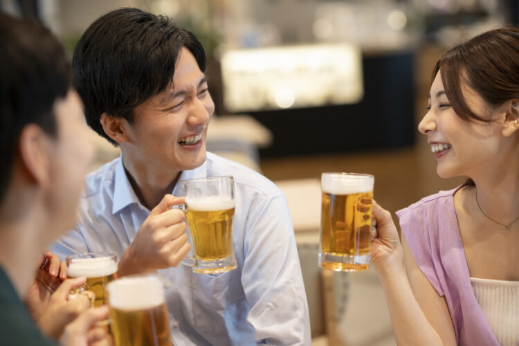 同窓会が不倫のキッカケになりやすい理由とは？防止策も紹介 