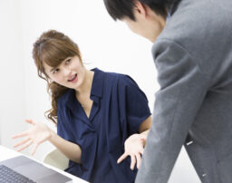 逆パワハラとは？原因と対策を徹底解説！職場環境を守る方法 